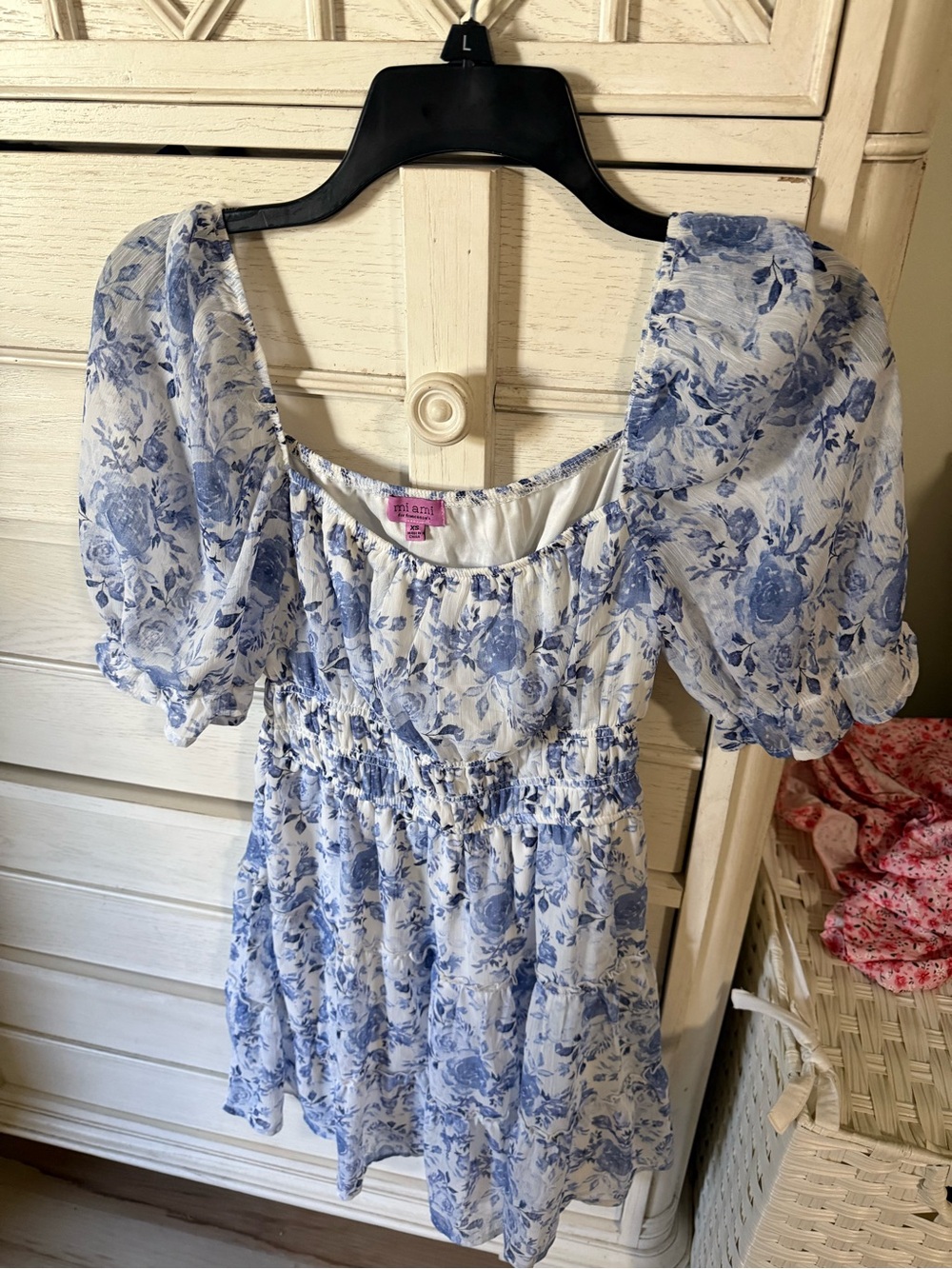 miami Blue and White Floral Puff-Sleeve Casual Girls Dress from Francesca’s